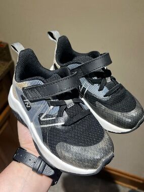 New Balance extra wide toddler shoes 8.5